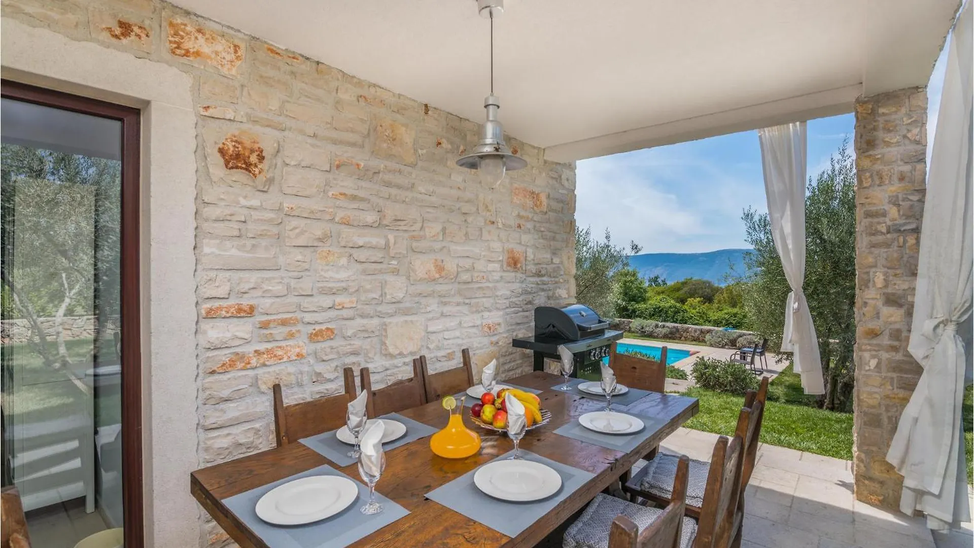 4 Bedroom Cozy Home In Linardici Holiday home