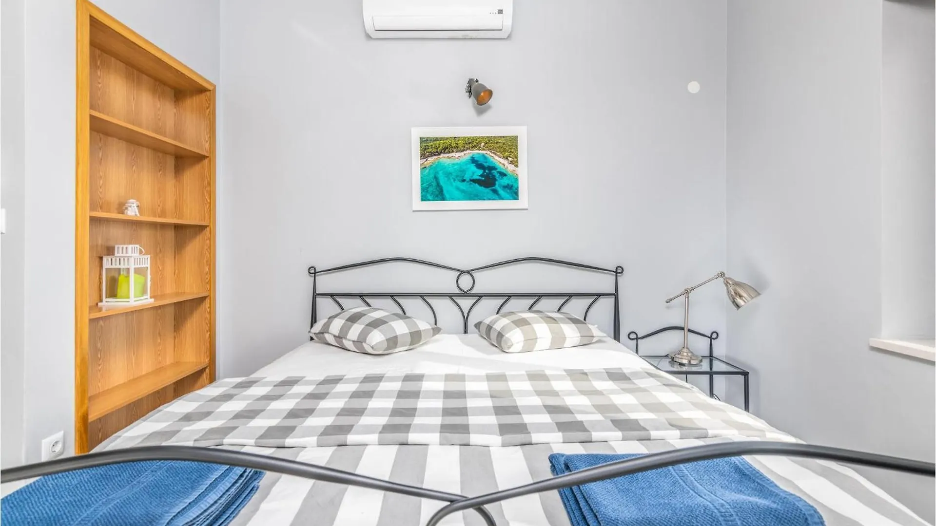4 Bedroom Cozy Home In Linardici 0*,