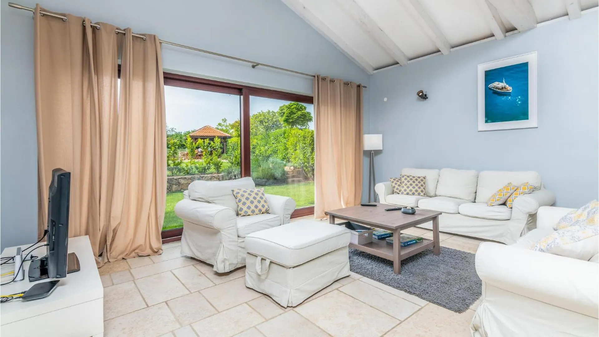 4 Bedroom Cozy Home In Linardici Croatia