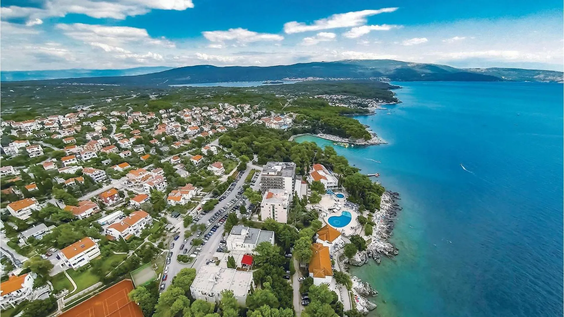 Holiday home 4 Bedroom Cozy Home In Linardici Croatia