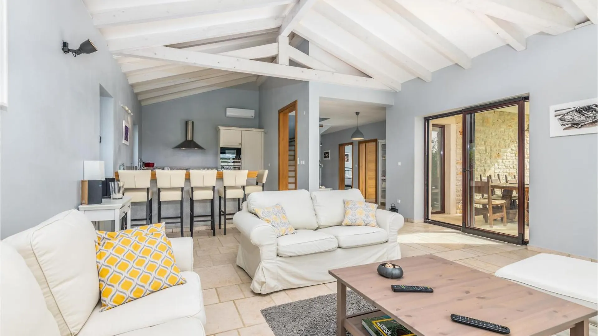 Casa vacanze 4 Bedroom Cozy Home In Linardići