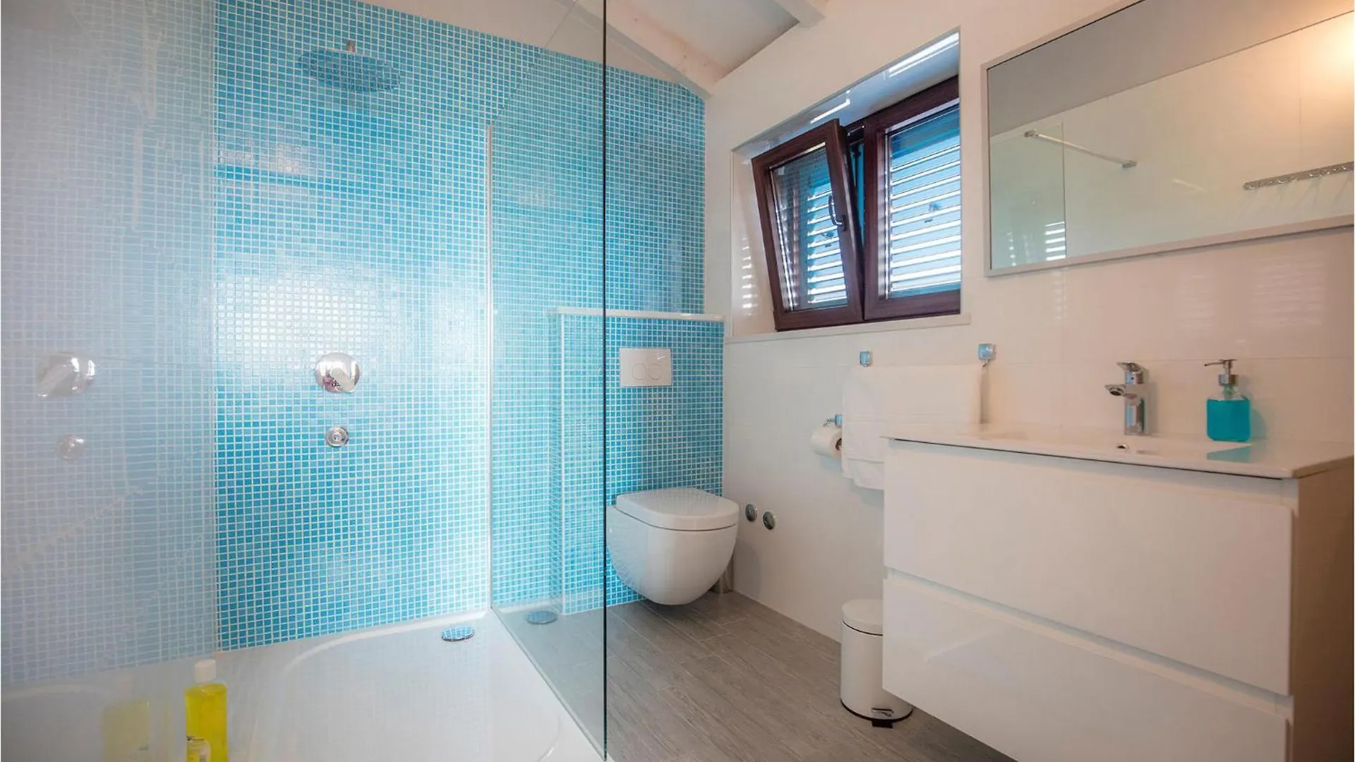 Casa vacanze 4 Bedroom Cozy Home In Linardići Croazia