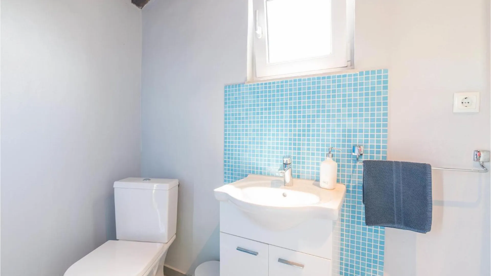 4 Bedroom Cozy Home In Linardići Casa vacanze
